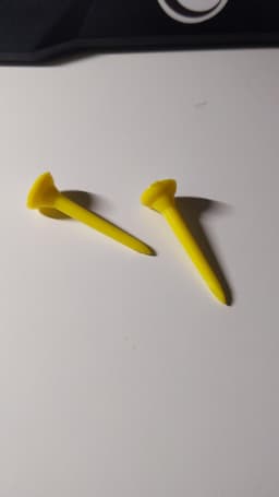 Gula plastgolfpeggar bild 2