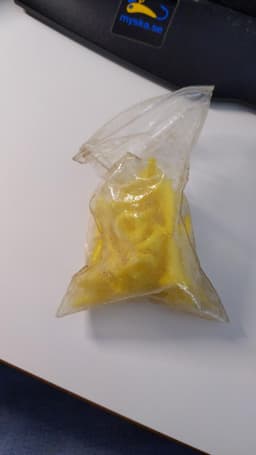 Myska.se plastpåse med gula krokar bild 2