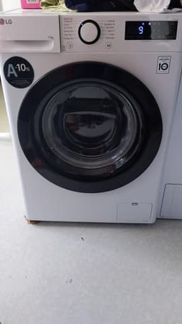 LG tvättmaskin 11kg bild 2